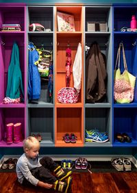 Детская цветная гардеробная комната Туркестан